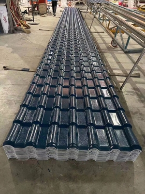Strato coprente di tipo spagnolo residenziale del PVC delle mattonelle di tetto della resina sintetica