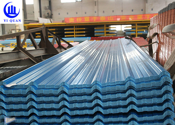 Il PVC di plastica resistente alla corrosione insonorizzato ha ondulato le mattonelle di tetto per le tettoie del magazzino